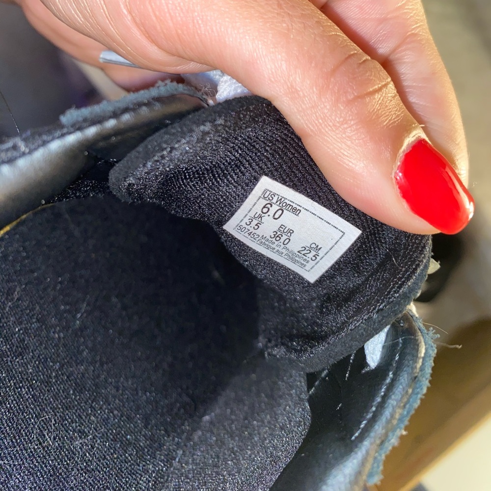 Classic Vans - image 4